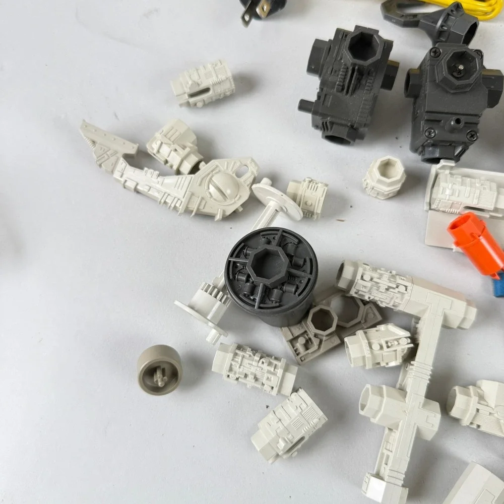 Robotix‎ R-2000 parts 1980's